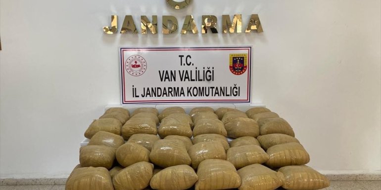 Van'da 357 kilo esrar ele geçirildi