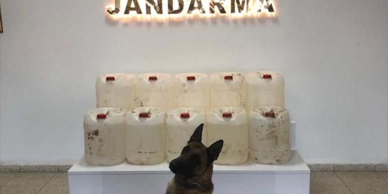 Van'da 325 litre asitanhidrit ele geçirildi