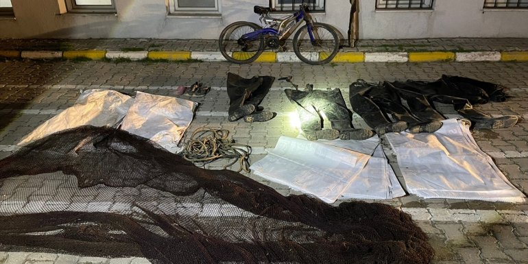 Van'da ele geçirilen 4 bin 500 kilogram inci kefali suya bırakıldı