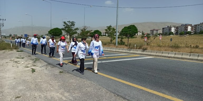 Van Gölü için yürüyen kadınlar Aydınlar beldesine hareket etti