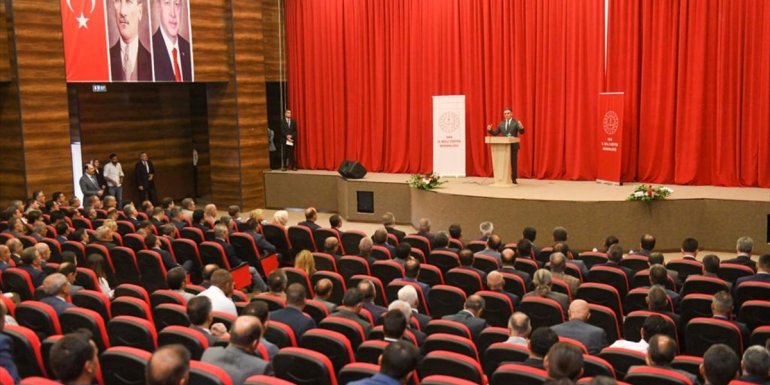 Van Valisi Ozan Balcı, eğitimcilerle buluştu1