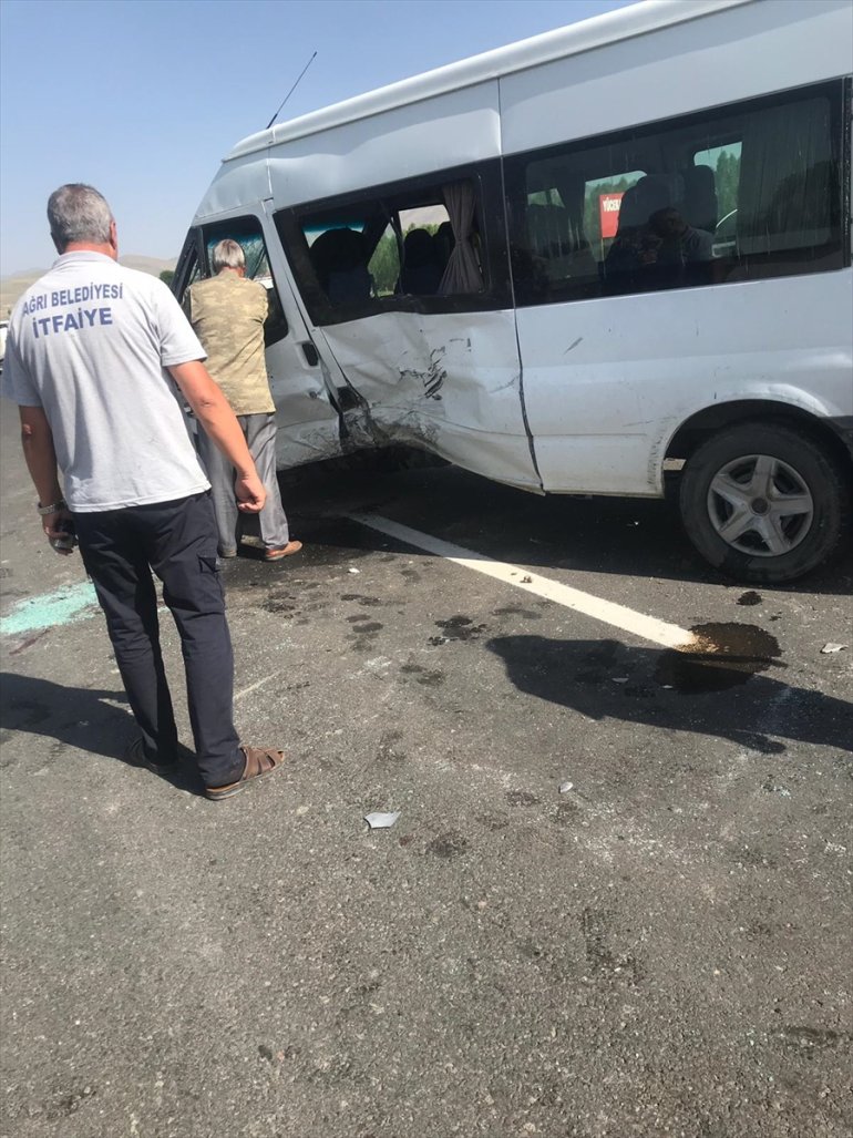 minibüs araçla ticari 12 Ağrı