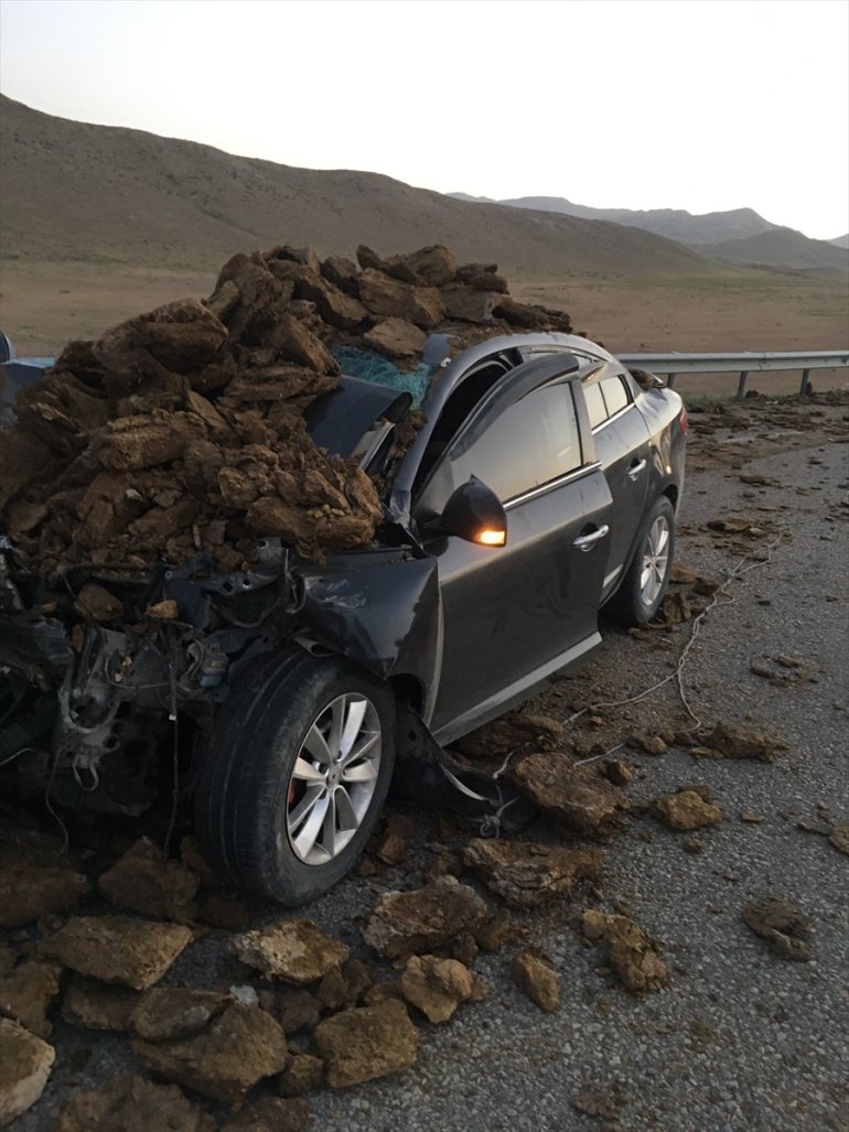 öldü, yaralandı 9 otomobille kamyonetin Ağrı