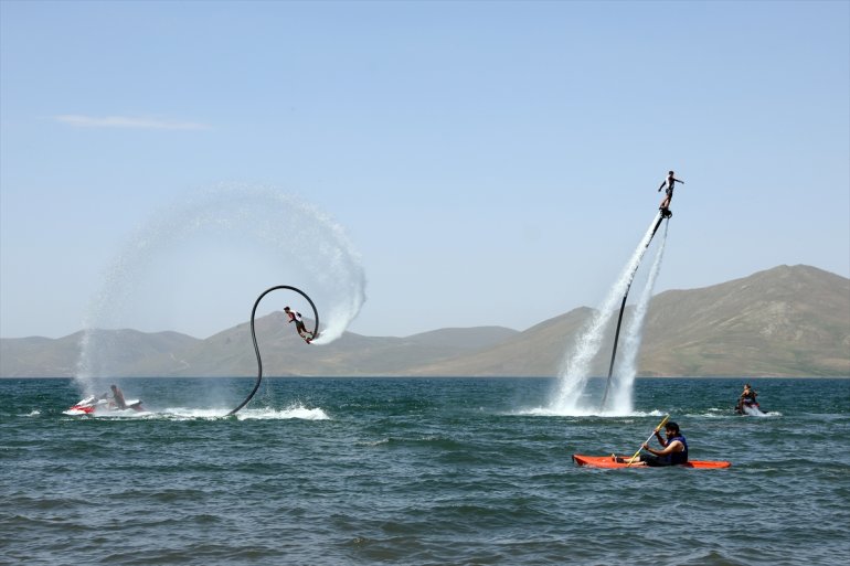 bin 2 Balık flyboard ağırladı sporcularını Ağrı
