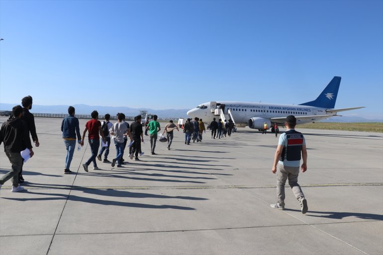 düzensiz Afganistan ülkelerine Ağrı