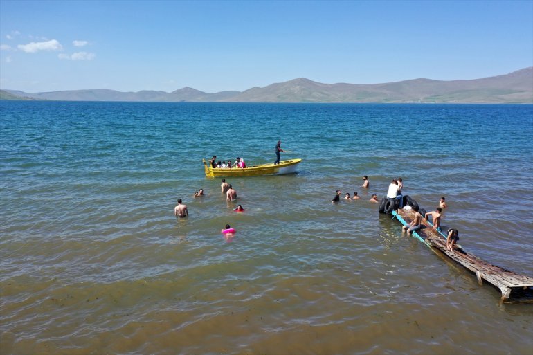 - güzelliği Doğu Gölü aileleri saklı kampçı Anadolu