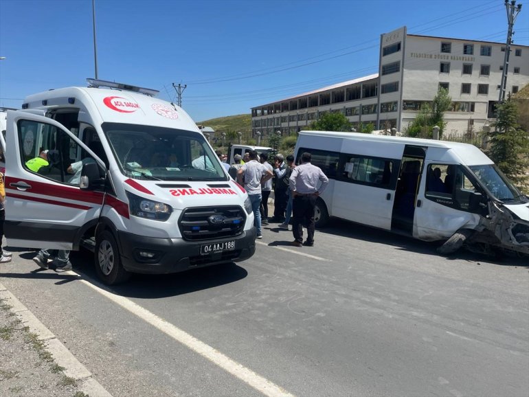 Ağrı kazada 3 kişi yaralandı2