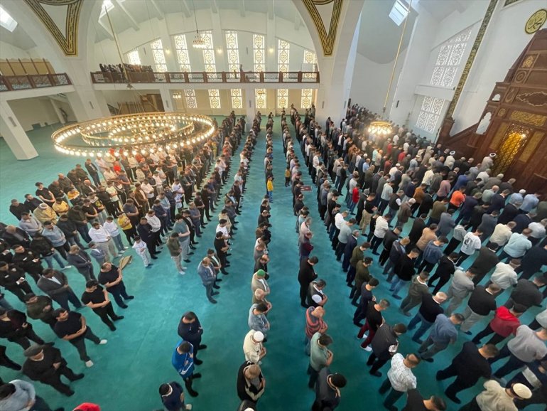 ağrı kurban bayramı namazı3