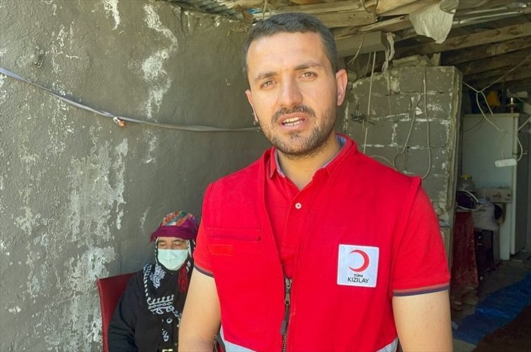 AĞRI Türk yaşayan - Kızılay temizliyor evini yalnız vatandaşların gönüllüleri 5