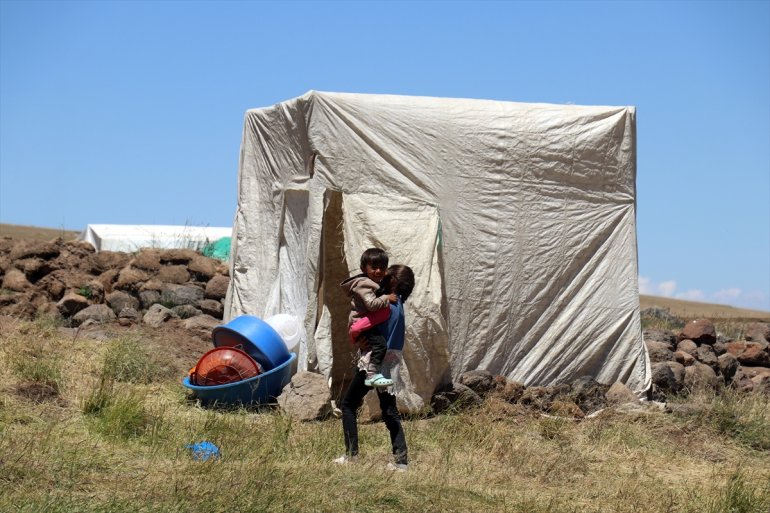 ağırlıyor AĞRI - yaylalar Yağışlarla canlanan göçerleri 7