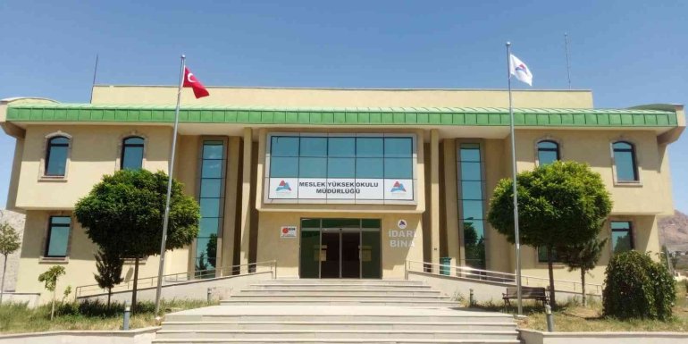 Doğubayazıt Ahmed-i Hani Meslek Yüksekoku binası