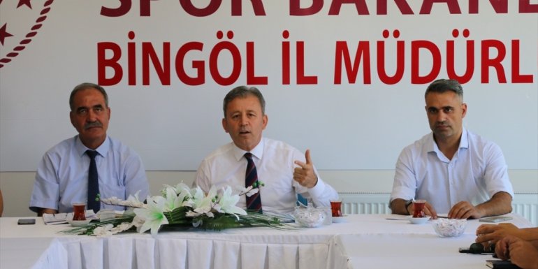 Bingöl'de antrenör ve eğitim görevlileriyle değerlendirme toplantısı yapıldı