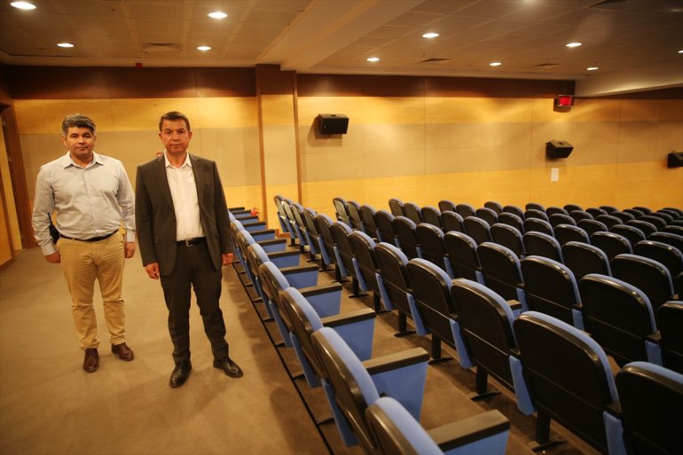 Bitlis Emniyet Müdürü Özcan, 15 Temmuz şehidinin adını konferans salonuna verdi