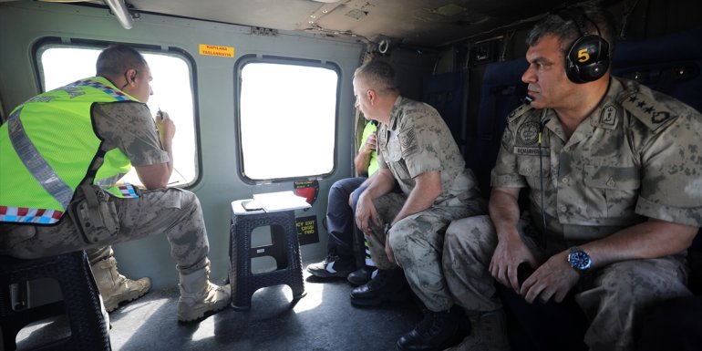 Ağrı Dağı eteklerinde helikopter destekli trafik denetimi yapıldı