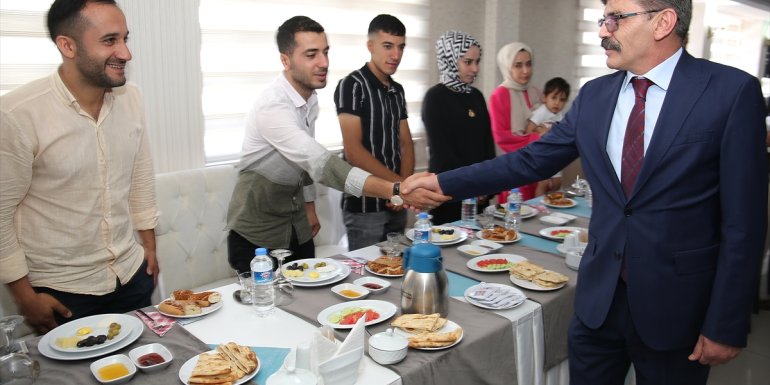 İl Emniyet Müdürü Dağdeviren şehit ve gazi aileleriyle buluştu1