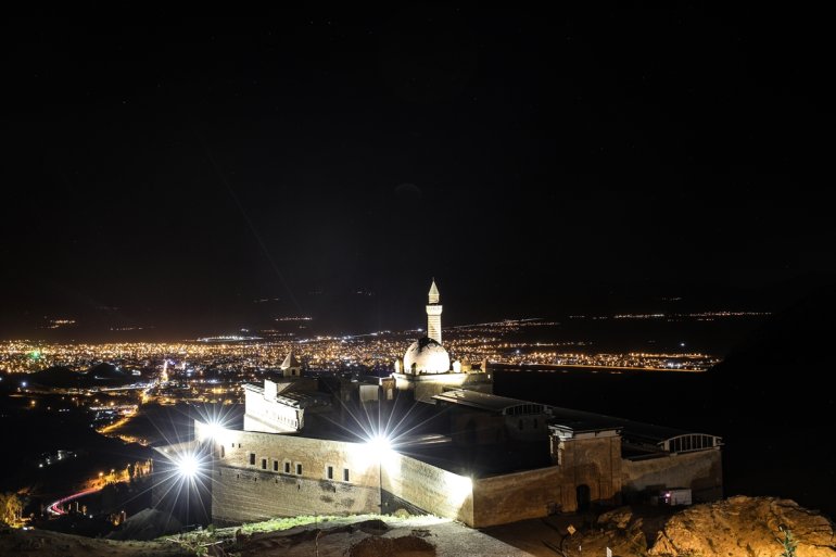 ishak paşa sarayı akşam3