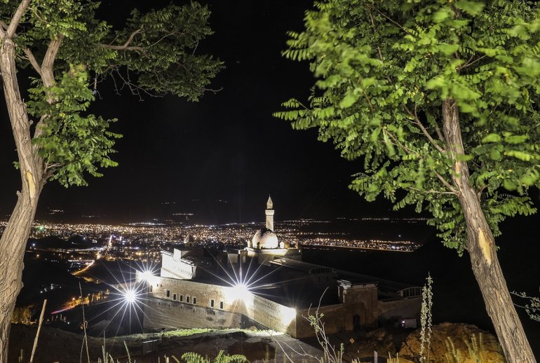 ishak paşa sarayı akşam6