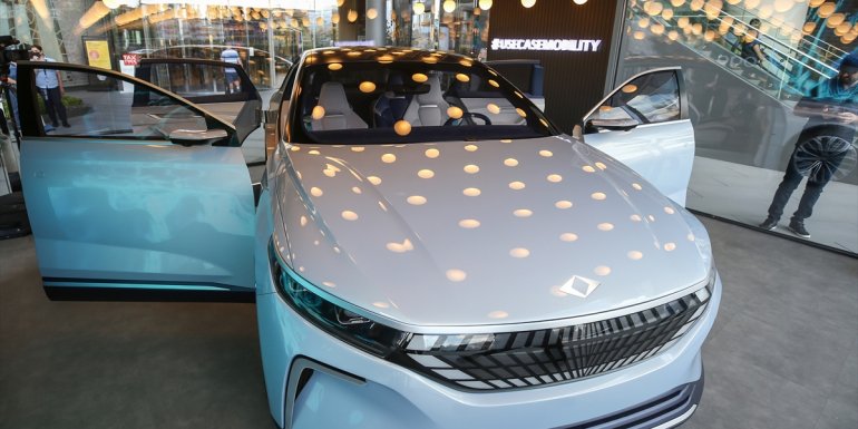 Togg, "Konsept Akıllı Cihazını" Zorlu Center'da vitrine çıkardı