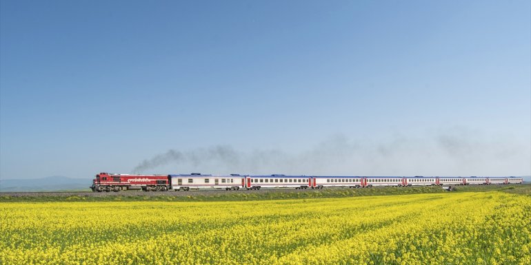 Doğu Ekspresi 6 ayda 215 bin yolcuyu ağırladı
