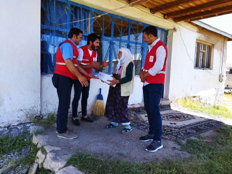 Kızılay kurban paylarını ailelere ulaştırmaya devam ediyor1