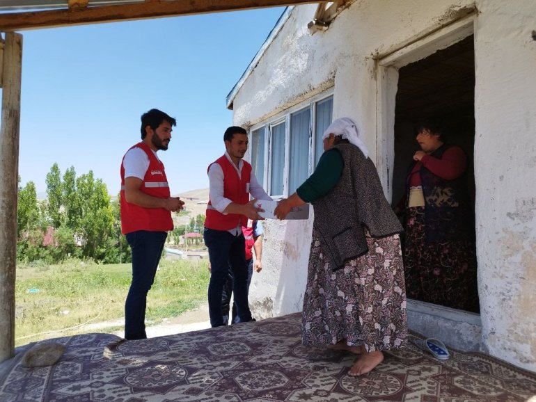 Kızılay kurban paylarını ailelere ulaştırmaya devam ediyor4