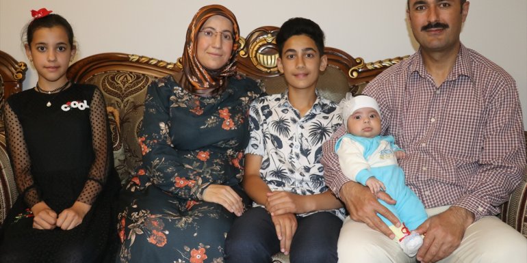 LGS sınavında 500 tam puan alan Ağrılı Ahmet ödüllendirildi1