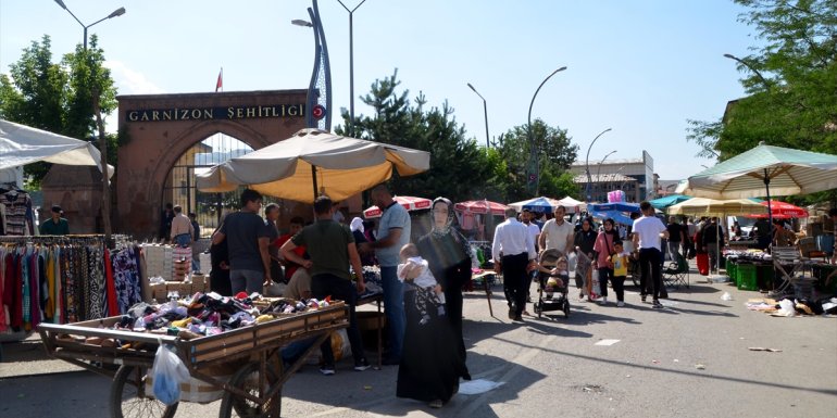 Muş'ta bayram öncesi alışveriş yoğunluğu arttı