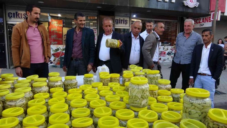 uçkun bitkisi turşusu ilgi görüyor