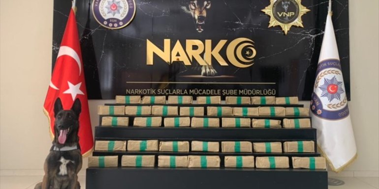 VAN - 20 kilo 500 gram sentetik uyuşturucu ele geçirildi1