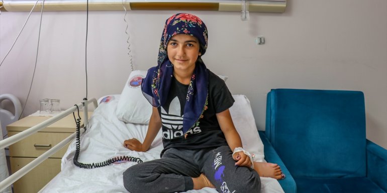 Beyninde damar yumağı oluşan çocuk, 20 saatlik ameliyatla hayata tutundu