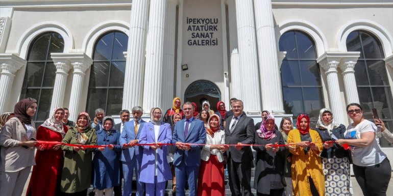 Van Büyükşehir Belediyesi kursiyerleri ürünlerini sergiledi1