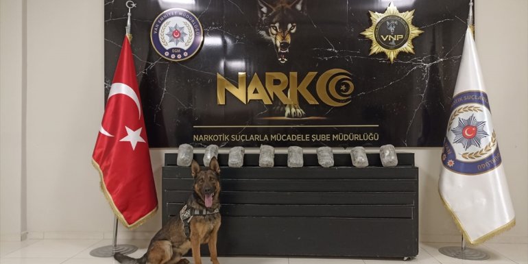 Van'da 8 kilo 700 gram sentetik uyuşturucu ele geçirildi