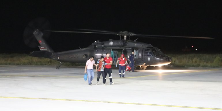 Van'da fenalaşan çocuk polis helikopteriyle hastaneye ulaştırıldı
