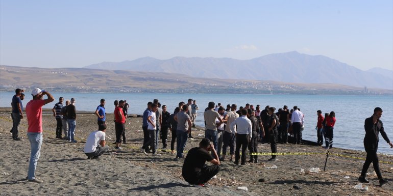 Van Gölü'ne giren 6 çocuktan 3'ü boğuldu