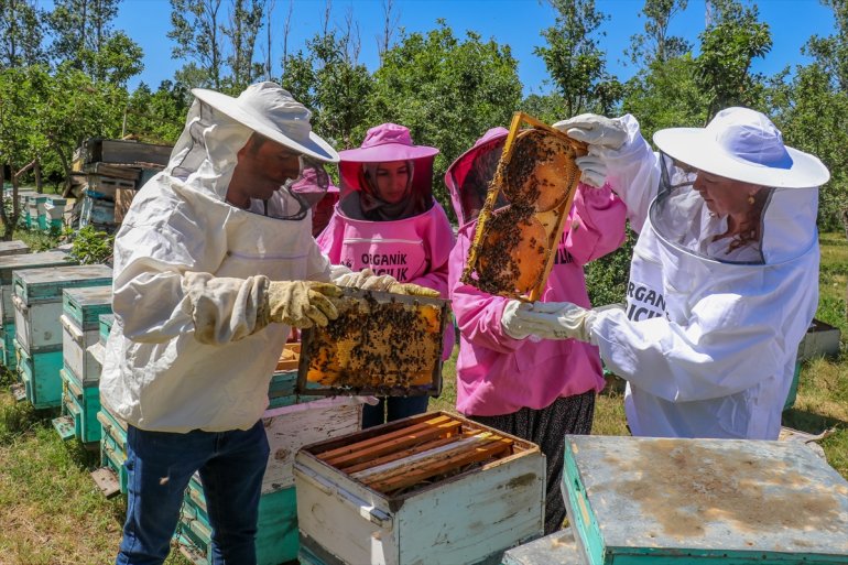 VAN - oldu kooperatiflerle Kadınlar, kurdukları parçası üretimin 5