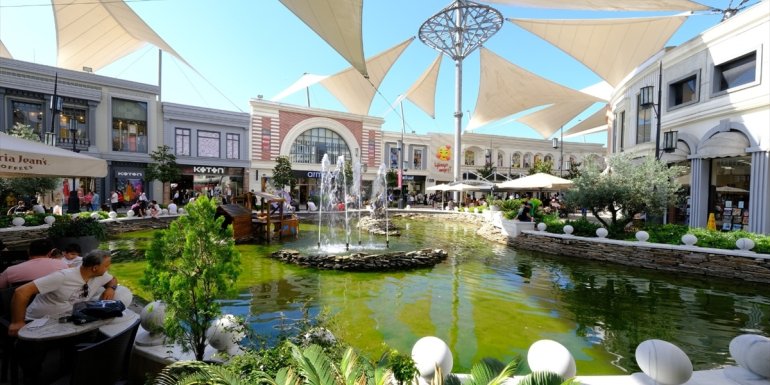 Vialand AVM, bayram alışverişlerinde eğlence alternatifleriyle de öne çıkıyor