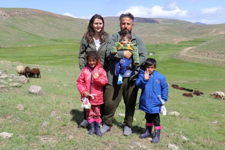 Yayladaki çocukların bayramlığı hayırseverlerden12