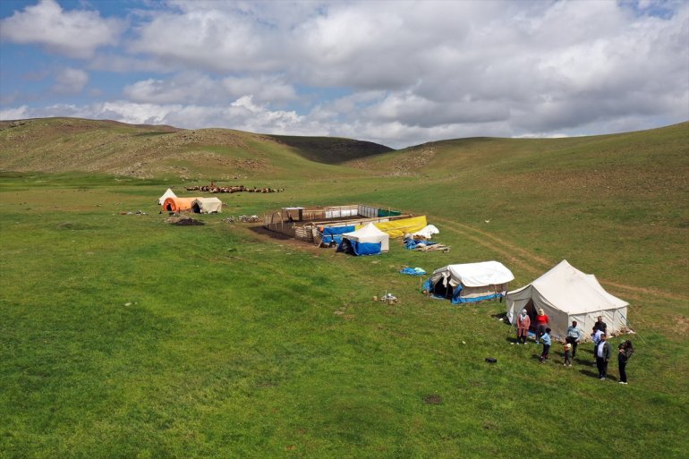 Yayladaki çocukların bayramlığı hayırseverlerden4