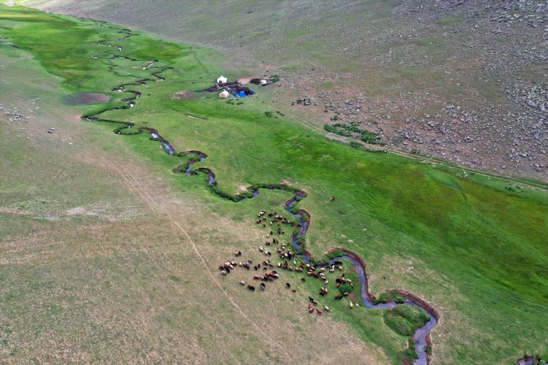 Yayladaki çocukların bayramlığı hayırseverlerden5