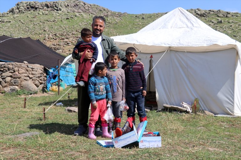 Yayladaki çocukların bayramlığı hayırseverlerden7