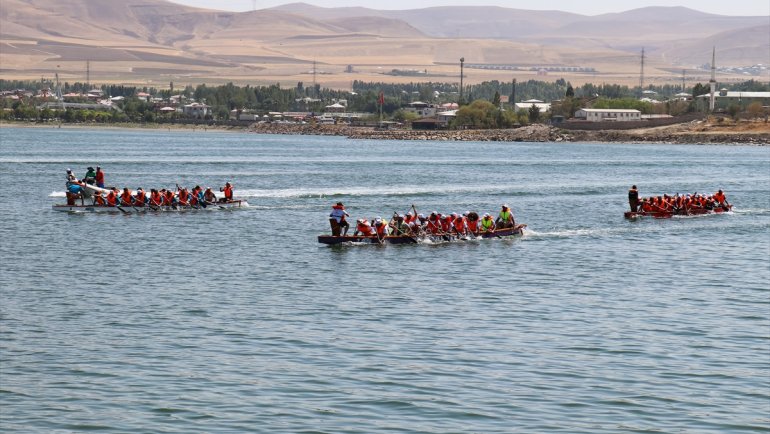 "10. Van Denizi Su Sporları Festivali" sona erdi