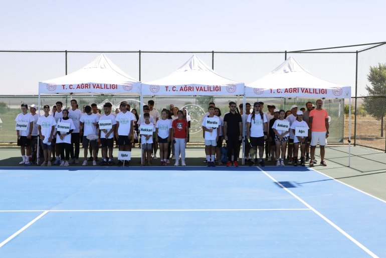 2. Ağrı Dağı Tenis Turnuvası başladı5