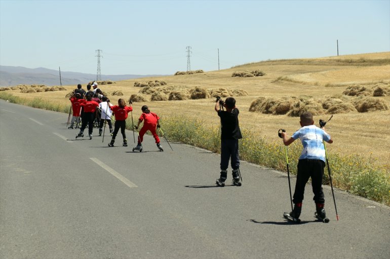 sporcu kendisi yarışacak Eski gibi AĞRI kayakçılar milli yetiştiriyor Dursun, - olimpiyatlarda 8
