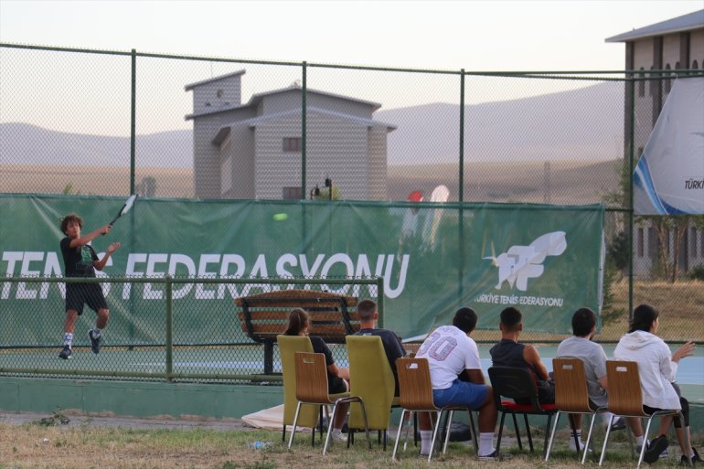 ediyor Tenis 2. Dağı Turnuvası Geleneksel AĞRI Ağrı - devam 5