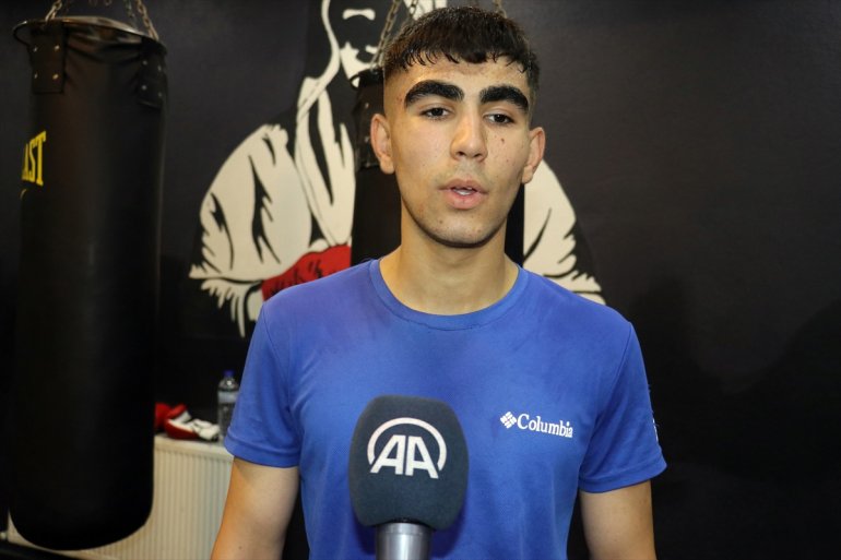 madalya Vefat babasına verdiği Avrupa sözünü şampiyonluğu hedefi tutan - AĞRI eden boksörün 8