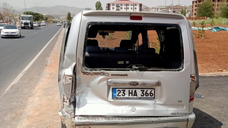 Bingöl'de 3 aracın karıştığı trafik kazasında 6 kişi yaralandı