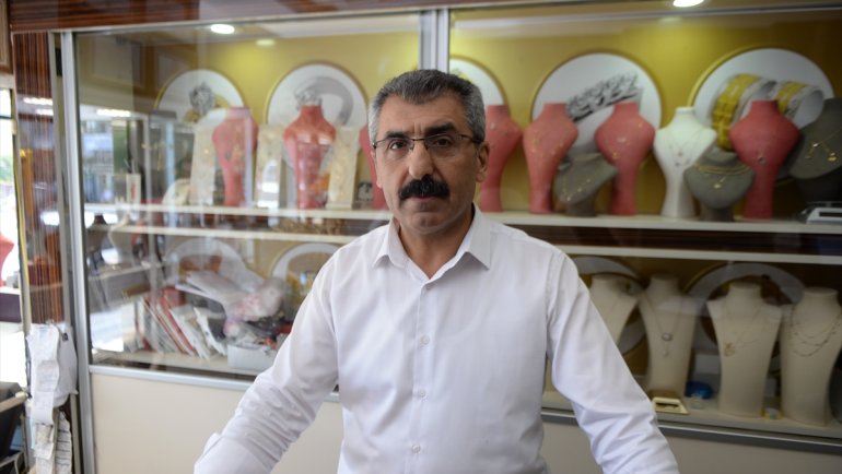 Bingöl'de ayarı ve gramı düşürülmüş altın sattığı iddiasıyla 4 zanlı Artvin'de yakalandı