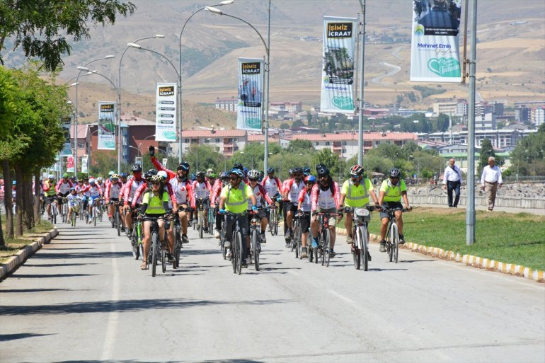 '4. Van Denizi Bisiklet Festivali' katılımcıları Bitlis'e ulaştı