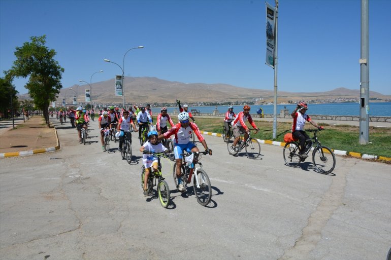 Denizi Festivali” BİTLİS ulaştı Bitlis’e “4. - Van Bisiklet katılımcıları 2