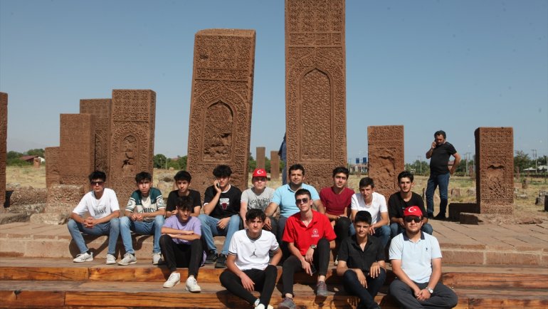 BİTLİS - Ahlat Selçuklu Meydan Mezarlığı